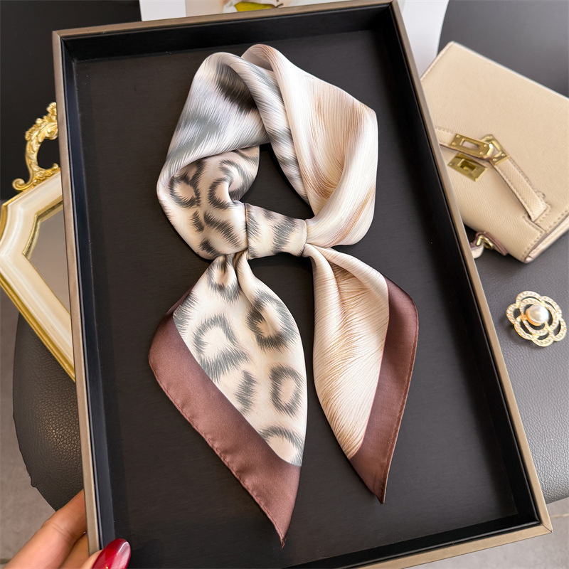 Sciarpa Quadrata di Lusso per  - Silk Scarf Square recensione e prezzo